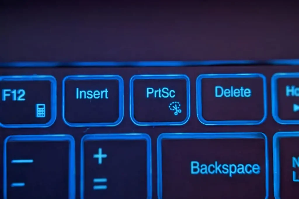 how to screenshot on laptop
