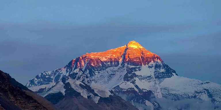 Mount Everest: The Ultimate Guide to the World's Highest Peak (Facts, Routes & Tips) 15 Mount Everest
