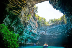 Paradise Cave Vietnam