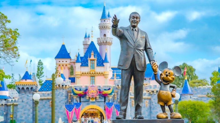 Disneyland: The Complete Planning Guide for First-Timers (Tips, Itineraries & What to Know Before You Go) 11 Disneyland