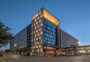 Hotels in Des Moines