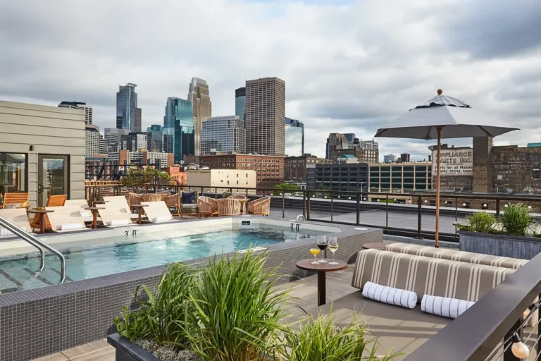 Best Rooftop Pools in the U.S.
